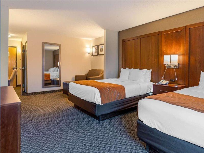 Comfort Suites South Haven Near I-96 Buitenkant foto