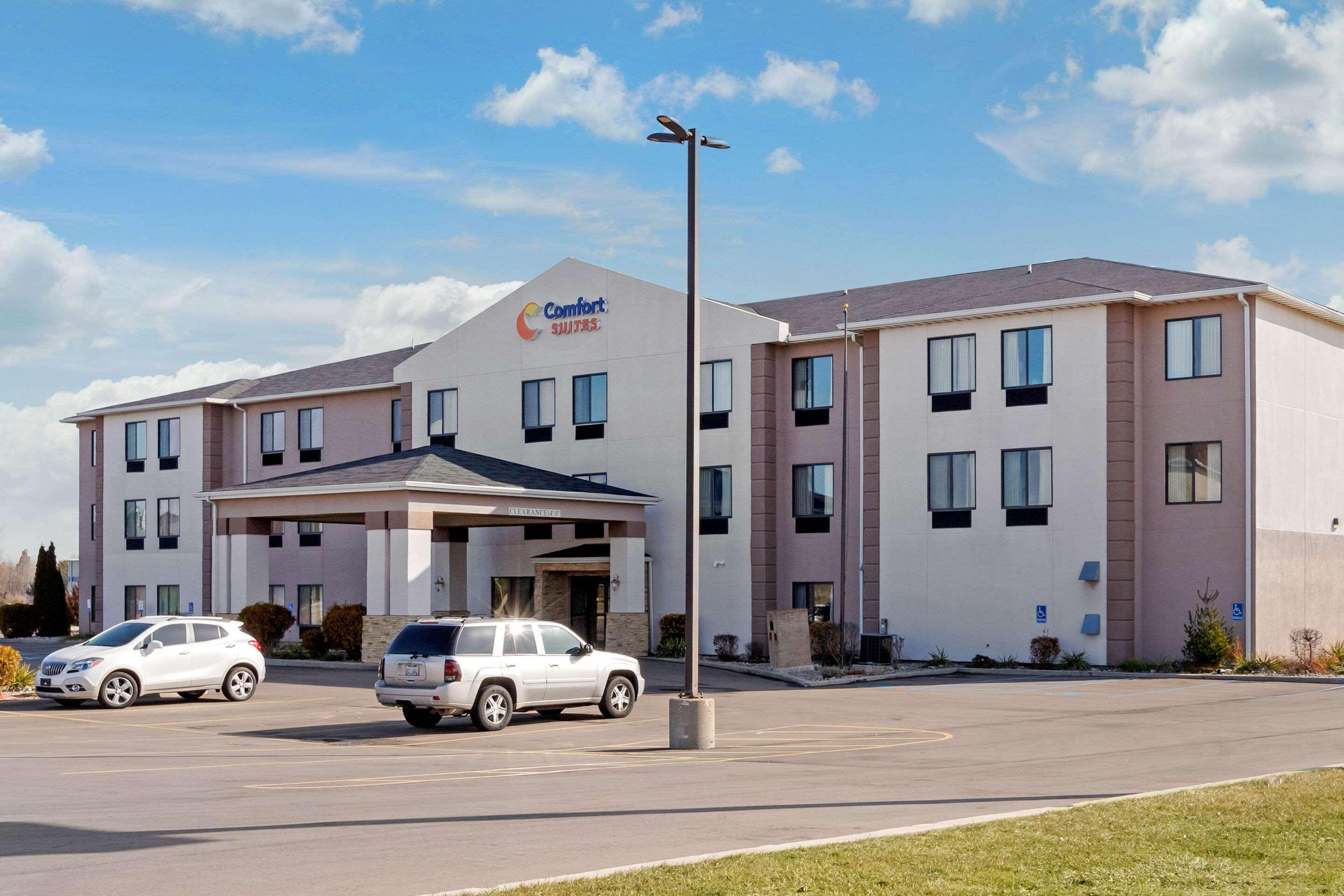 Comfort Suites South Haven Near I-96 Buitenkant foto