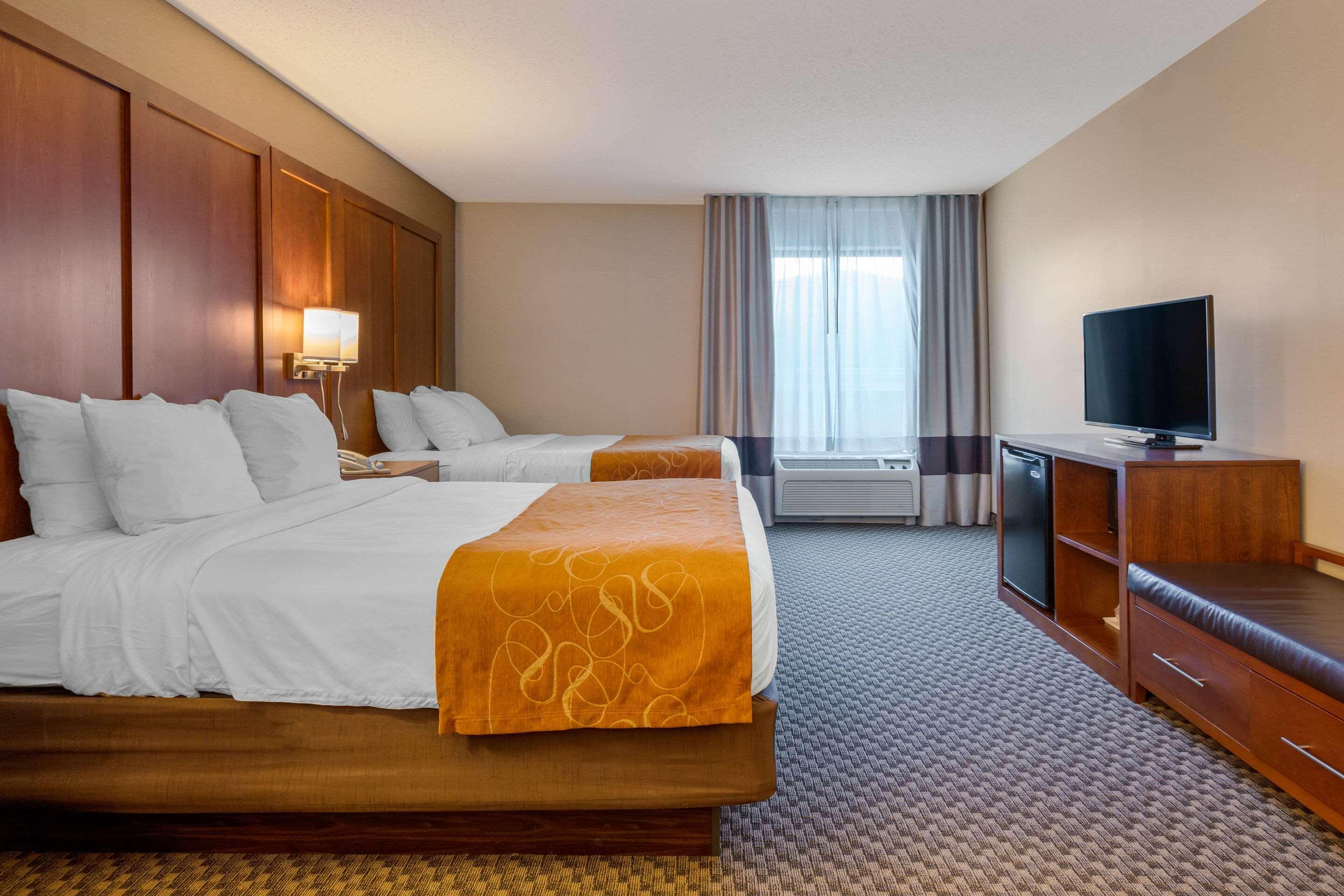 Comfort Suites South Haven Near I-96 Buitenkant foto