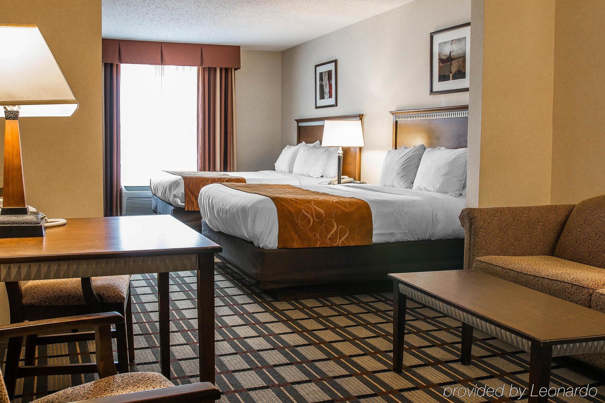 Comfort Suites South Haven Near I-96 Buitenkant foto