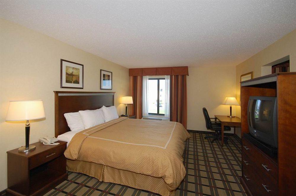 Comfort Suites South Haven Near I-96 Buitenkant foto