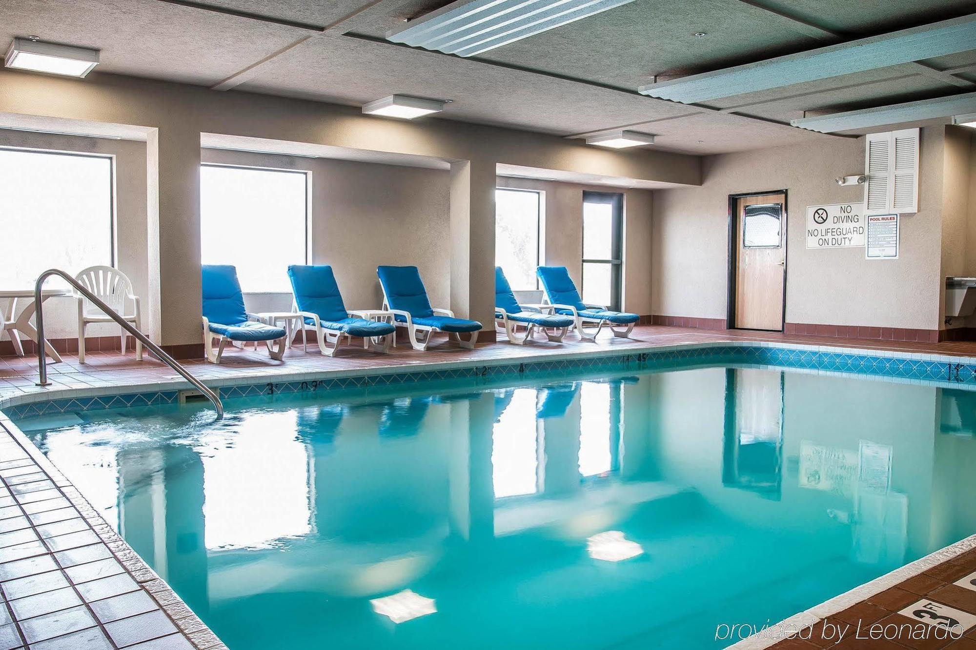 Comfort Suites South Haven Near I-96 Buitenkant foto